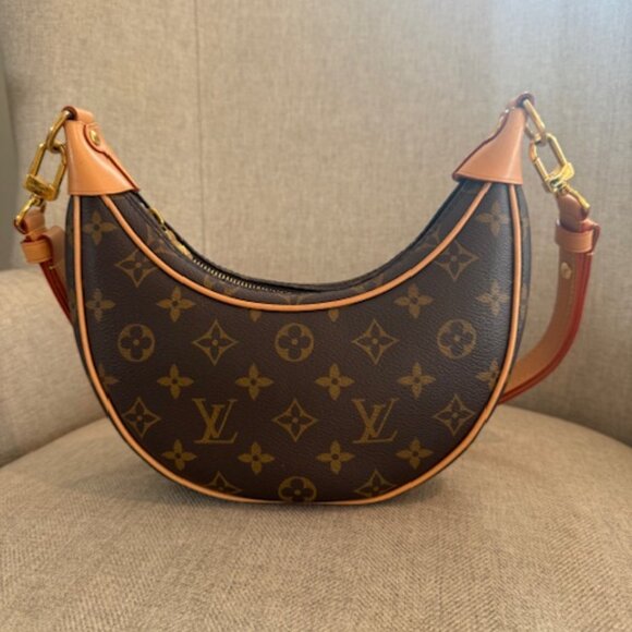 Louis Vuitton Monogram Loop - Picture 8 of 16